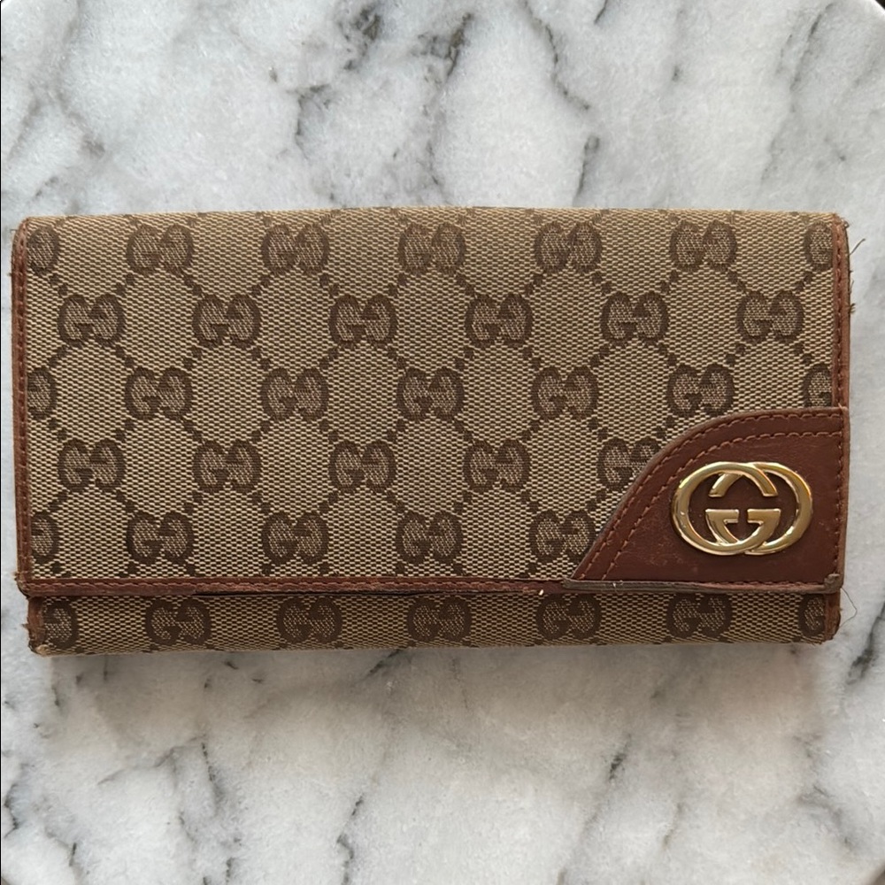 Gucci Gently Used Vintage Authentic Brown GG Monogram Wallet with Gold GG